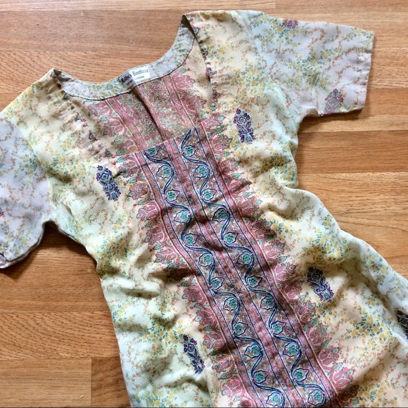 🎥 Vintage, Handmade Dress ♡ Altered Kurti - Picture 3 of 10